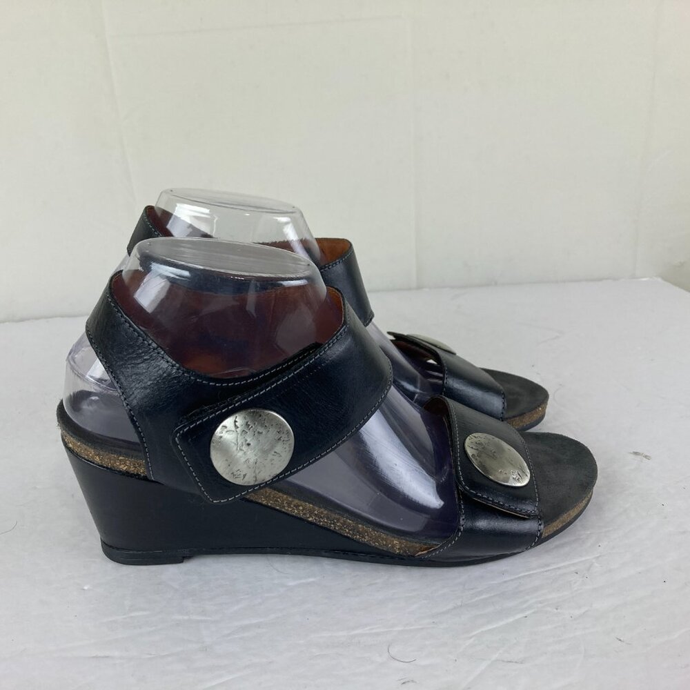 Taos Footwear Charcoal Sandals with Metallic Buttons - Picture 4 of 9